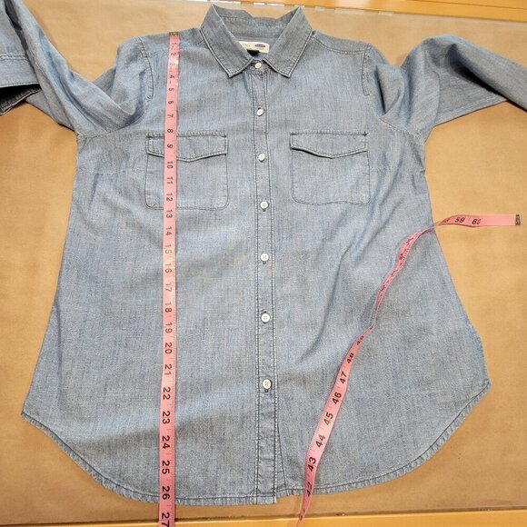 Old Navy Size M Classic Button Down Chambray Blue Long Sleeve Top, EUC - Picture 9 of 13